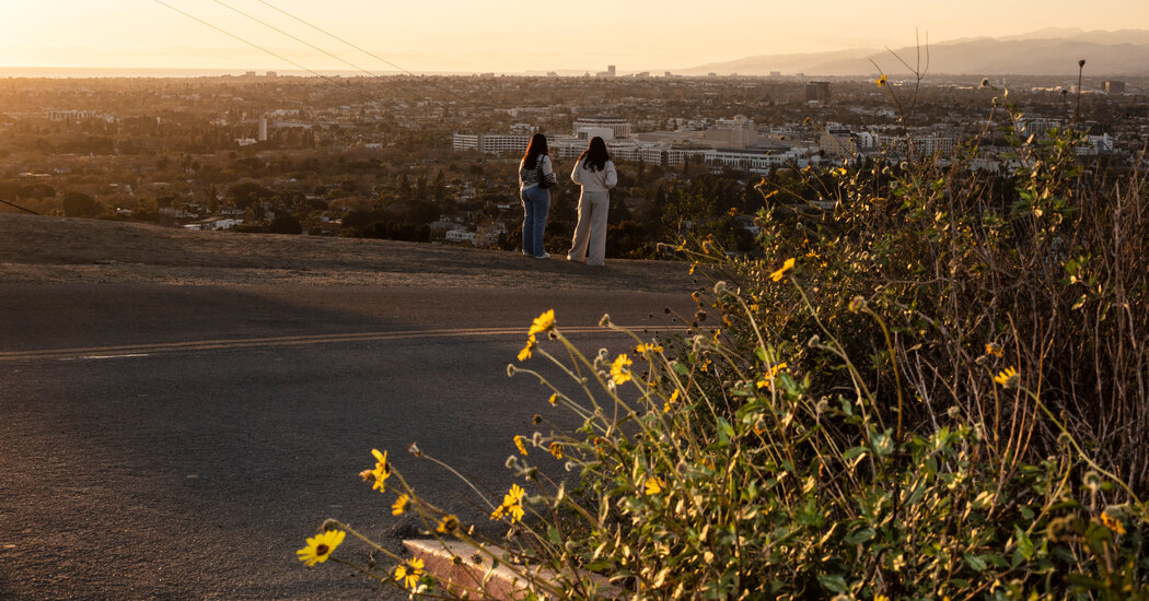 To Be From L.A. Is to Know Its Twin Temptations: Magnificence and Hazard